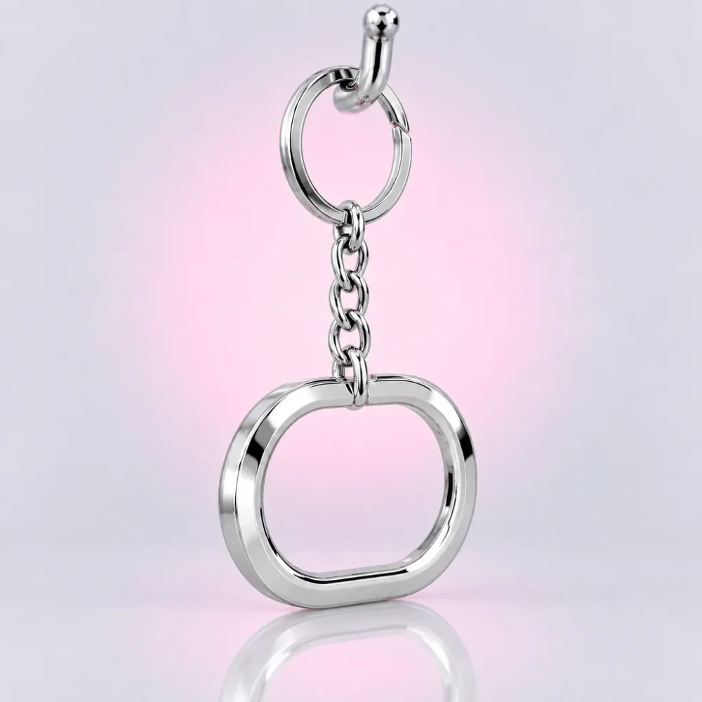 O-Ring Key & Bag Chain, three-quarter view
