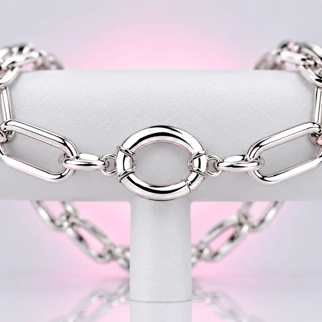 Paperclip Chain Bracelet, close-up of the enamel and clasp